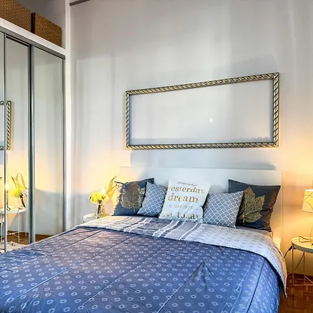 Luxury Decor & Amazing Island Views, Center! 5mins Rynek Διαμέρισμα